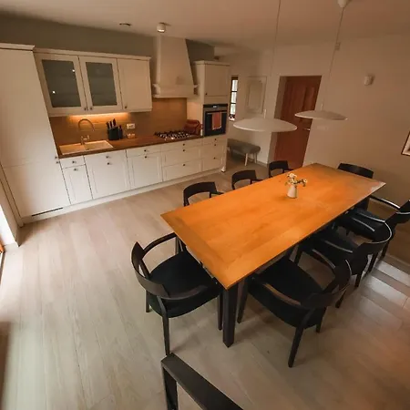 Old Taylor's House * Gradac