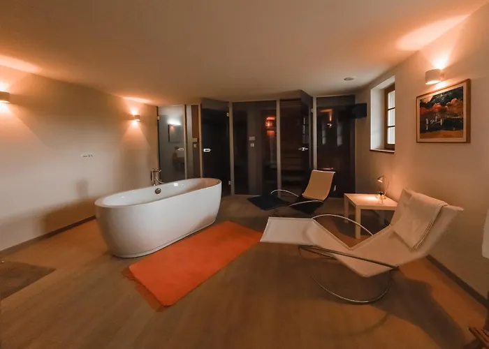 Old Taylor's House * Gradac